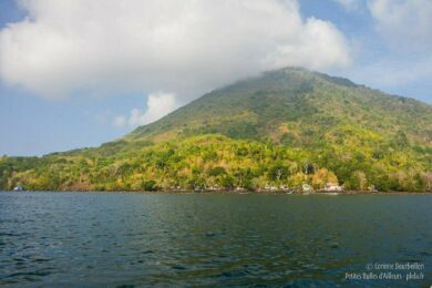 Banda Api, l'île-volcan de l'archipel. Moluques, Indonésie, octobre 2015.